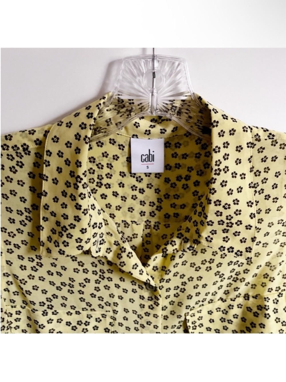 Cabi Viola blouse yellow black daisy print sleeveless semi sheer button front - Picture 6 of 10